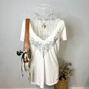 Cute vintage y2k tight hollister v neck t shirt with pretty floral embroidery